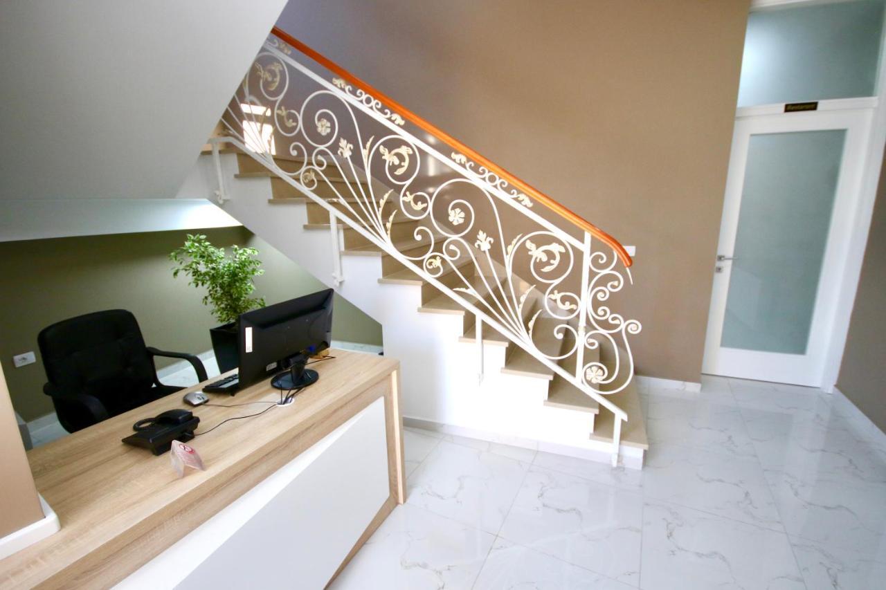 Eljos Hotel Fushe-Kruje Ngoại thất bức ảnh