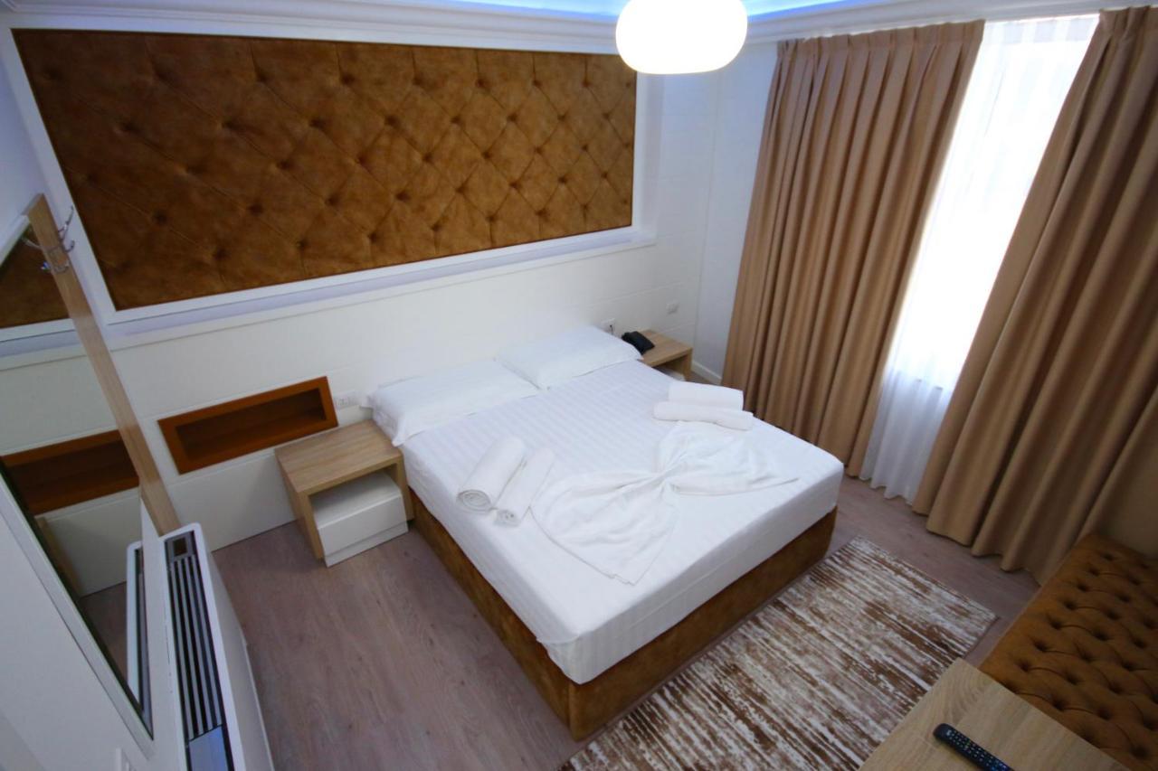 Eljos Hotel Fushe-Kruje Ngoại thất bức ảnh