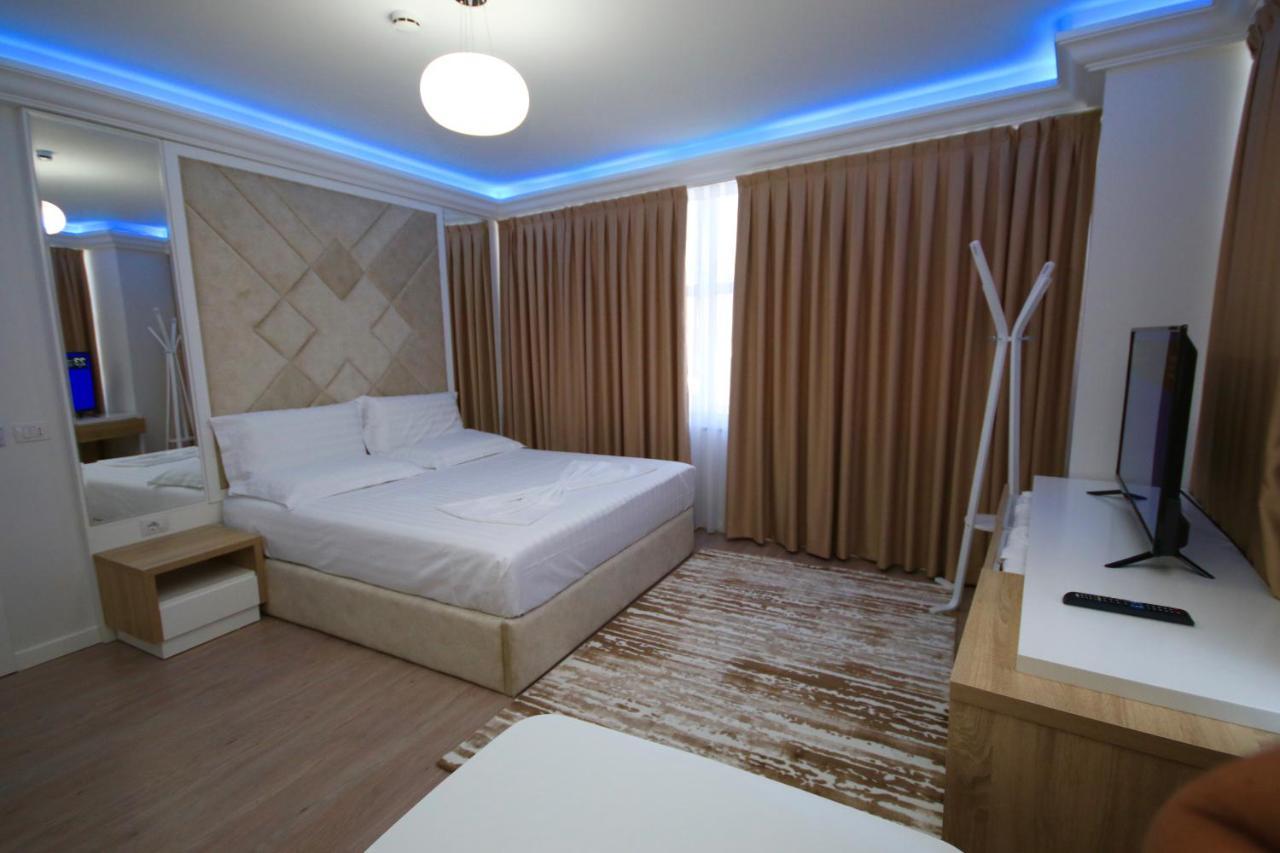 Eljos Hotel Fushe-Kruje Ngoại thất bức ảnh